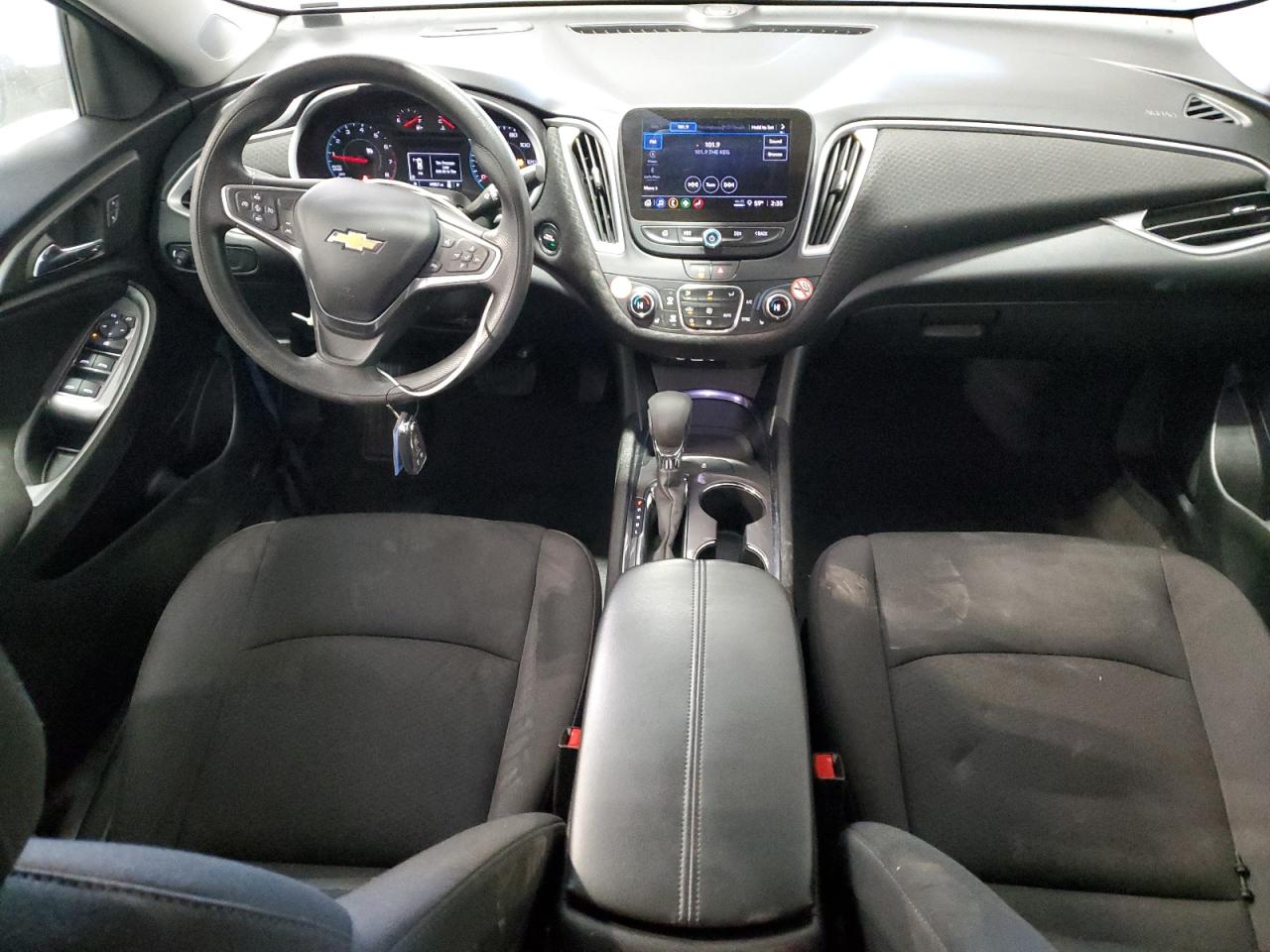 2023 Chevrolet Malibu - Image 8