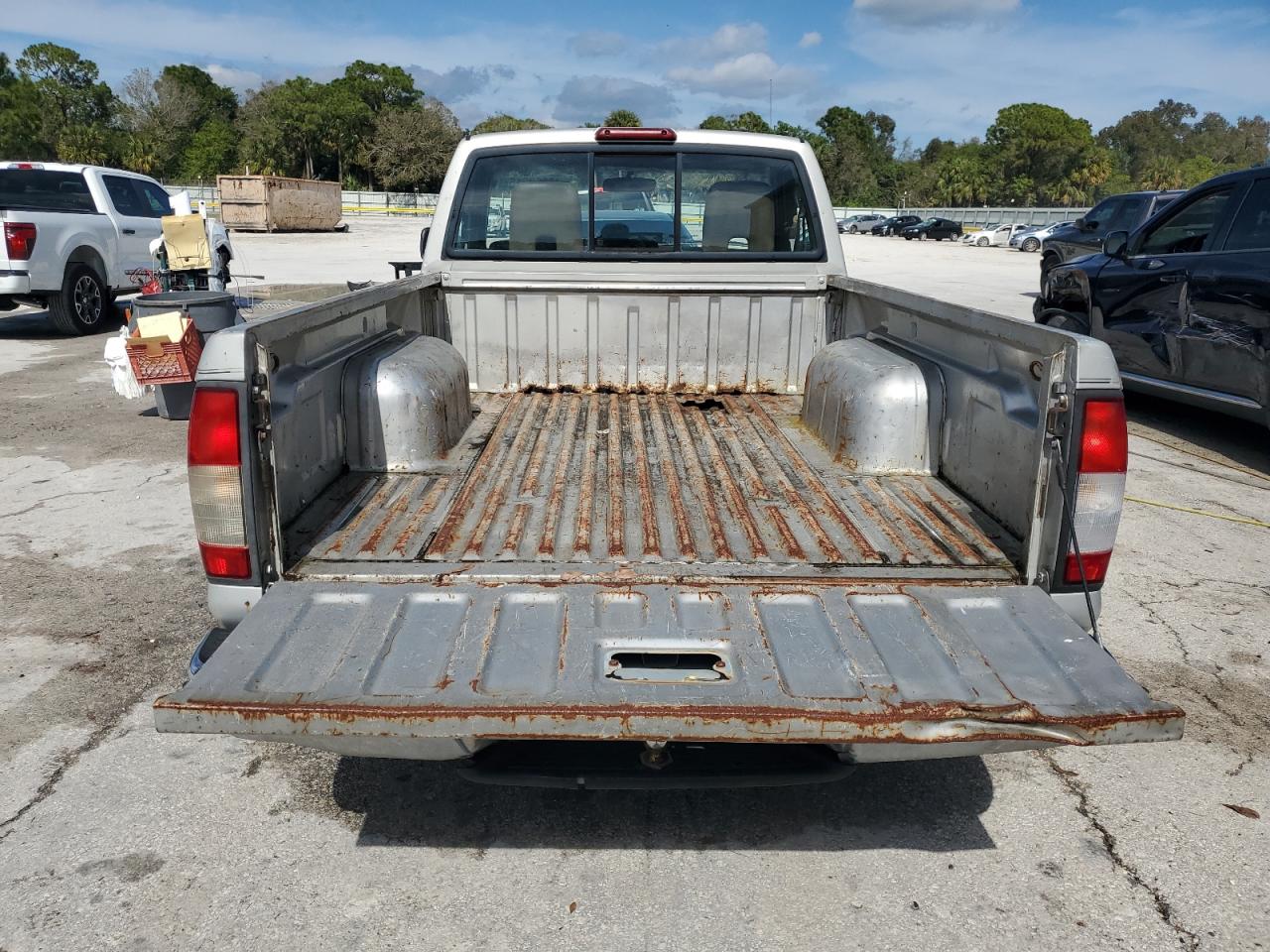 1998 Nissan Navara (Frontier) - Image 6