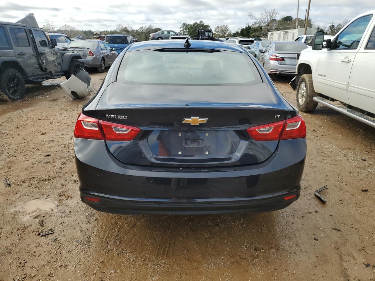 2023 Chevrolet Malibu - Image 6
