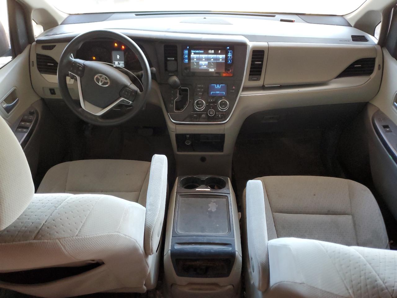2015 Toyota Sienna - Image 8