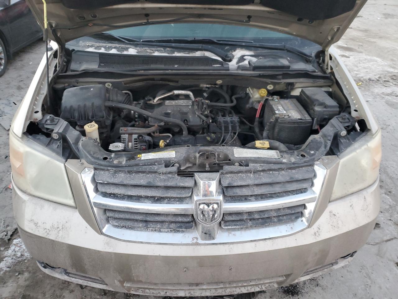2009 Dodge Caravan - Image 12