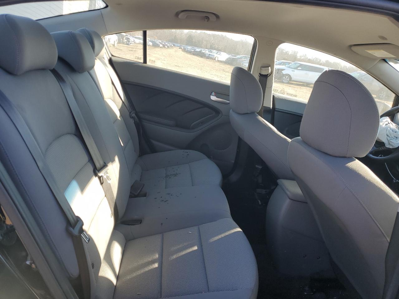 2017 Kia Forte - Image 10