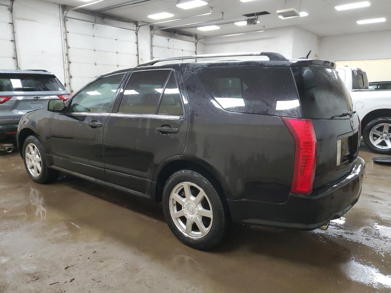 2005 Cadillac SRX - Image 2
