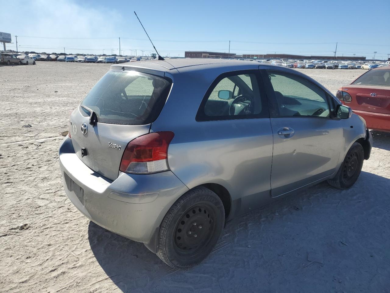 2010 Toyota Yaris - Image 3