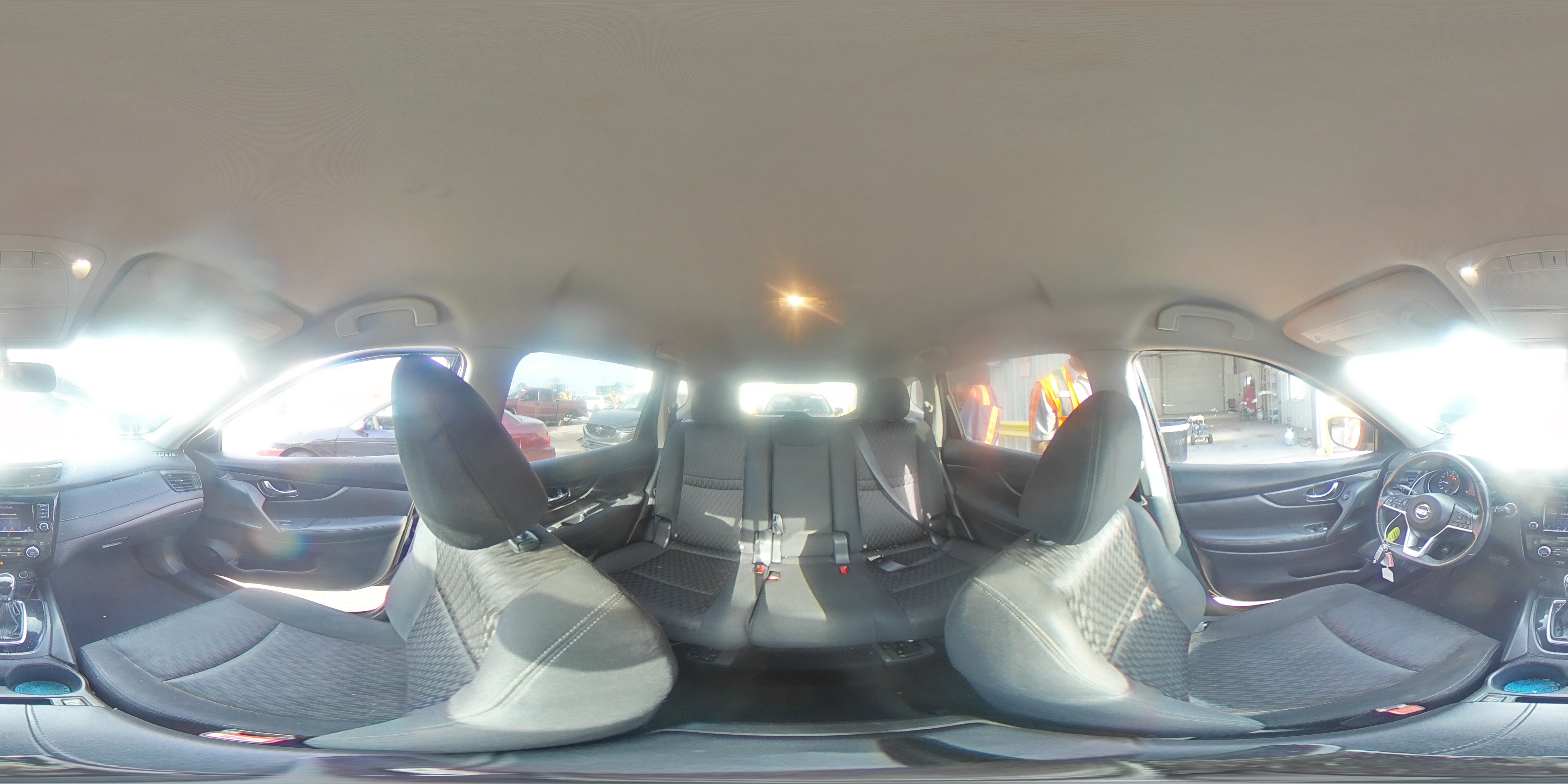 2018 Nissan Rogue - Image 15