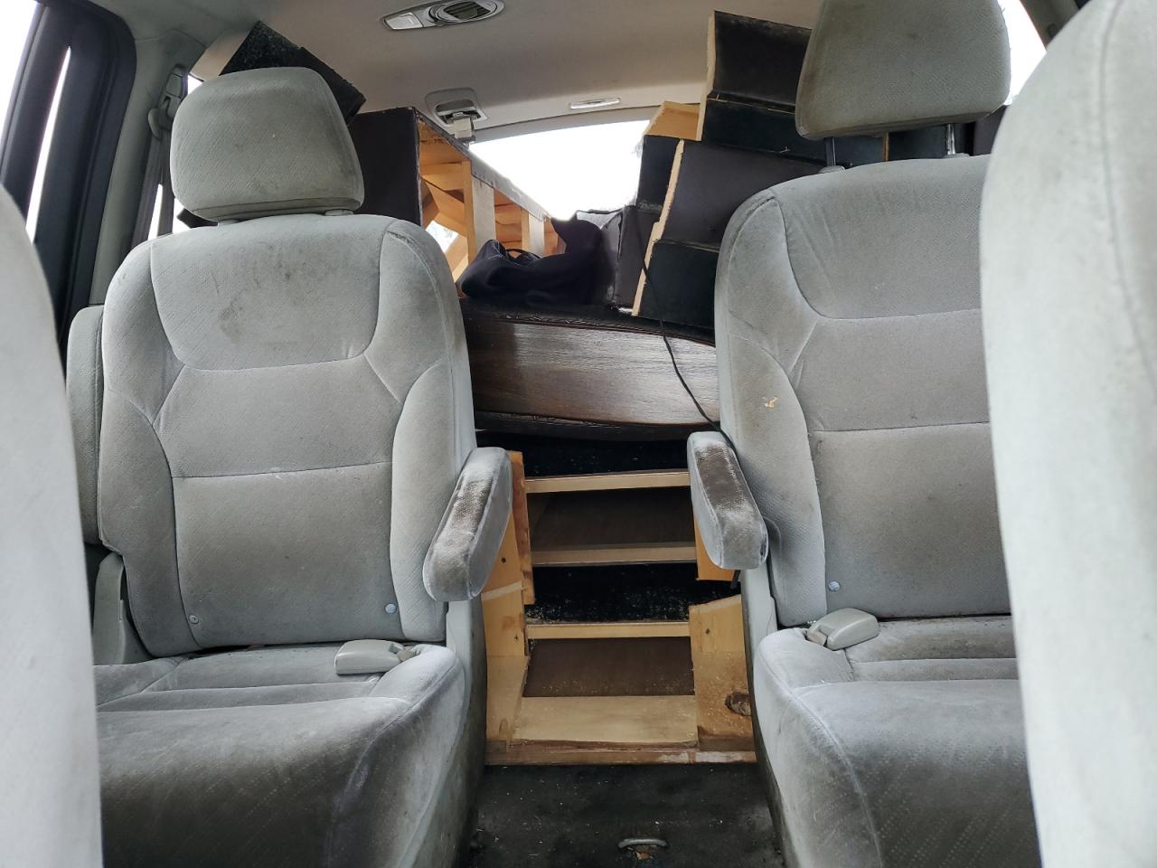 2008 Honda Odyssey - Image 10