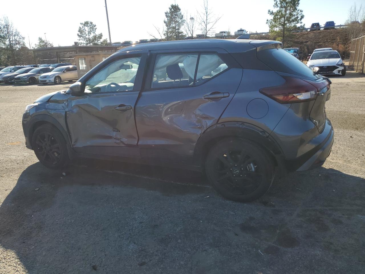 2024 Nissan Kicks - Image 2