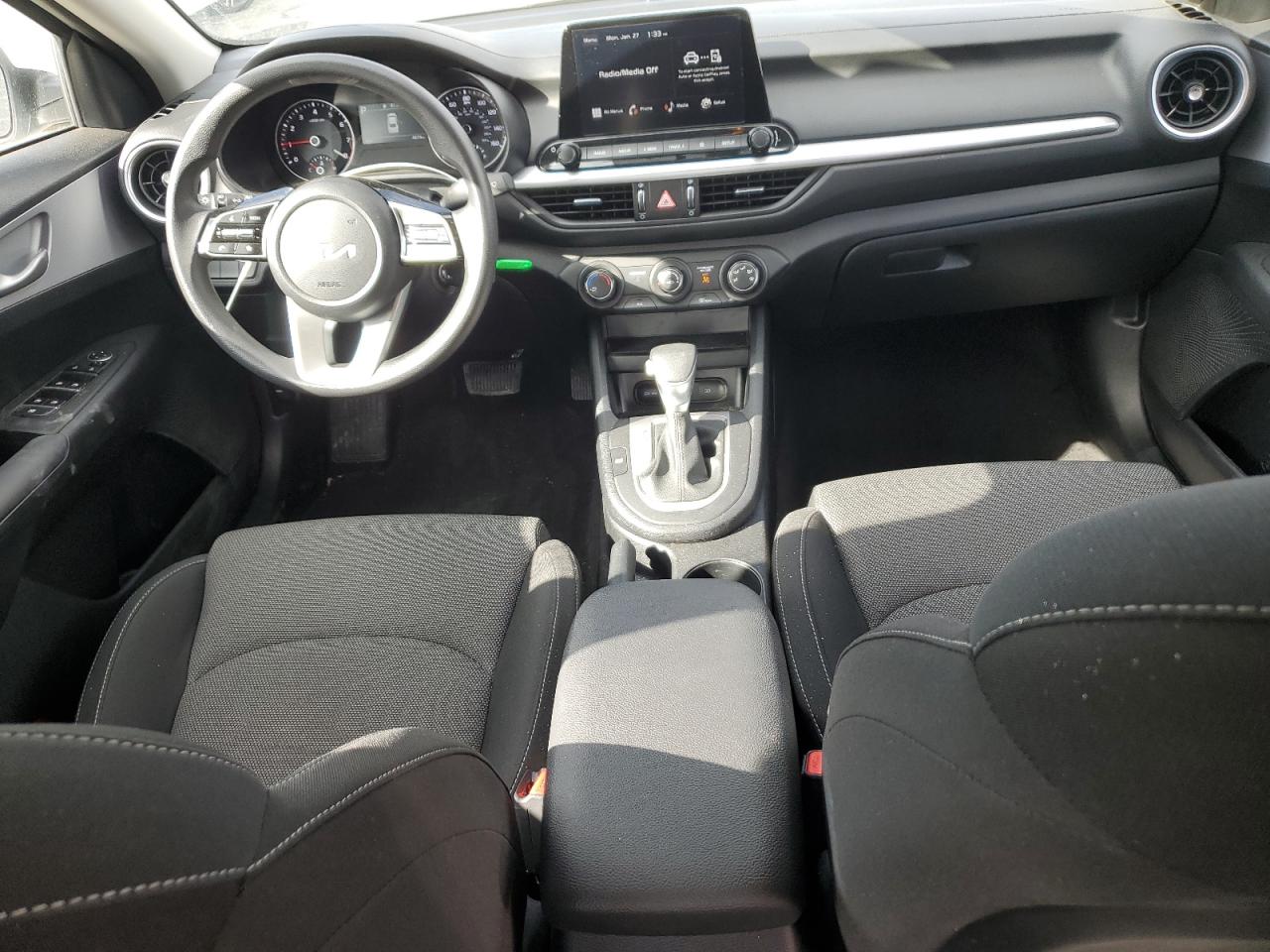 2024 Kia Forte - Image 8