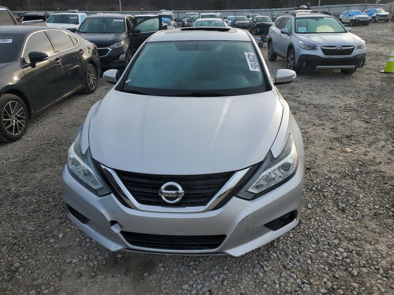 2017 Nissan Altima - Image 5
