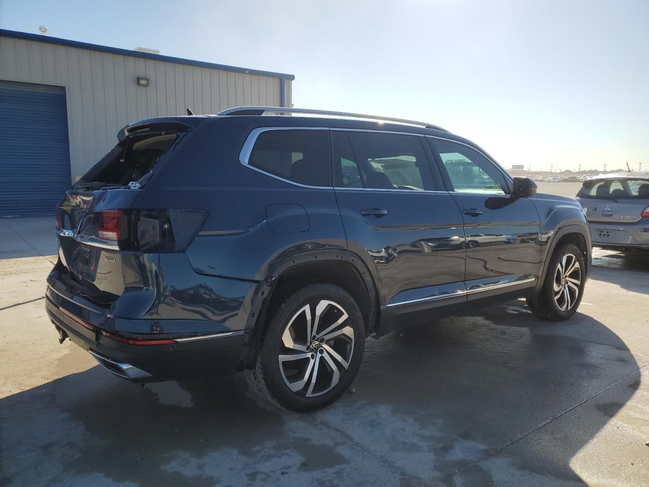 2021 Volkswagen Atlas - Image 3