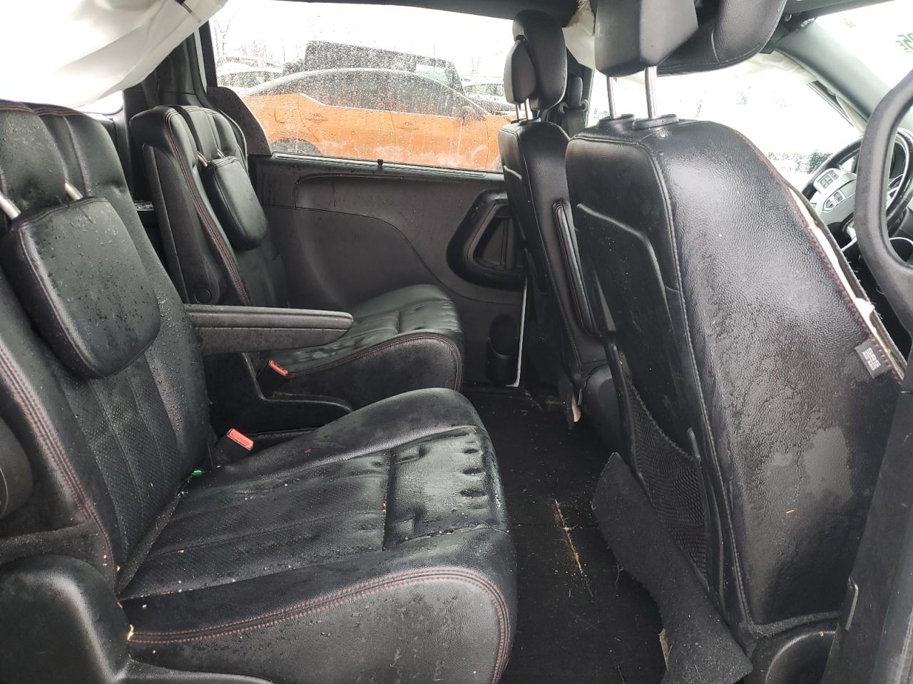 2018 Dodge Caravan - Image 11