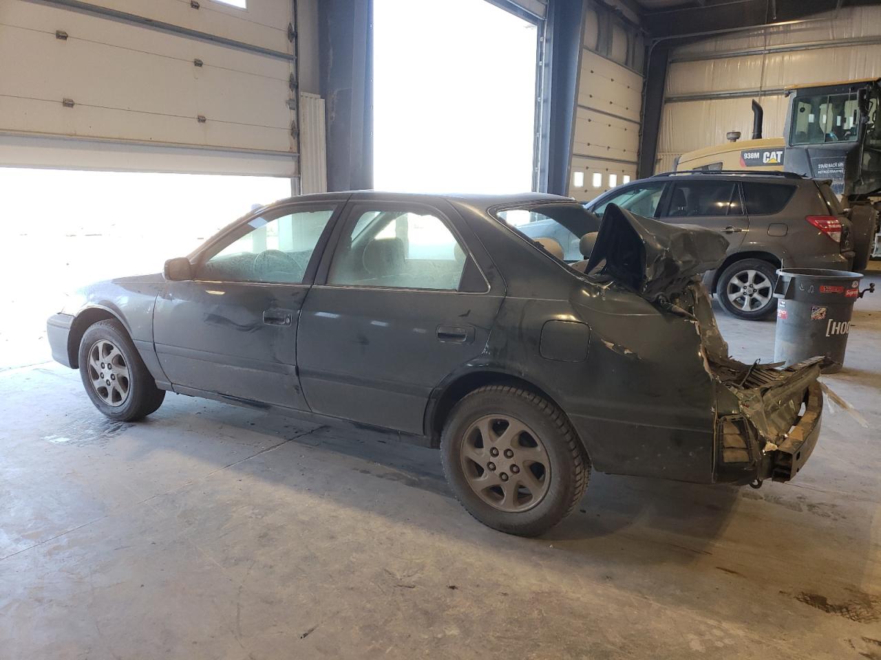 2000 Toyota Camry - Image 2