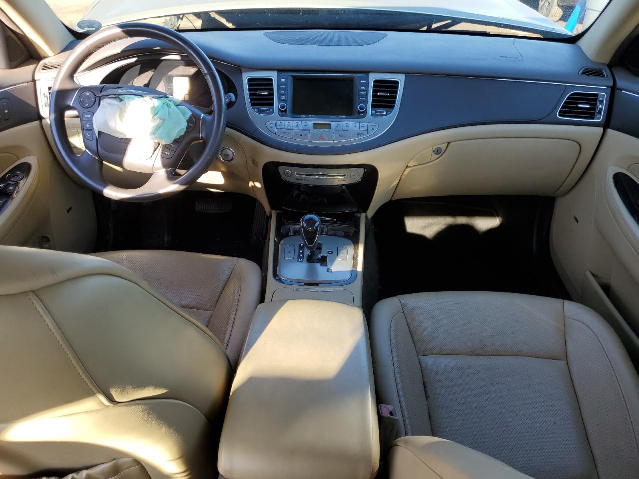 2010 Hyundai Genesis - Image 8