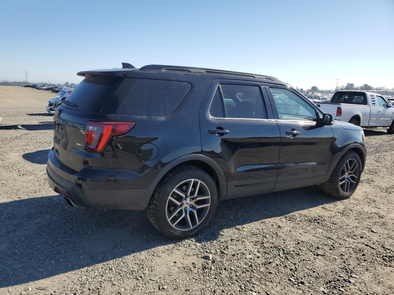 2016 Ford Explorer - Image 3