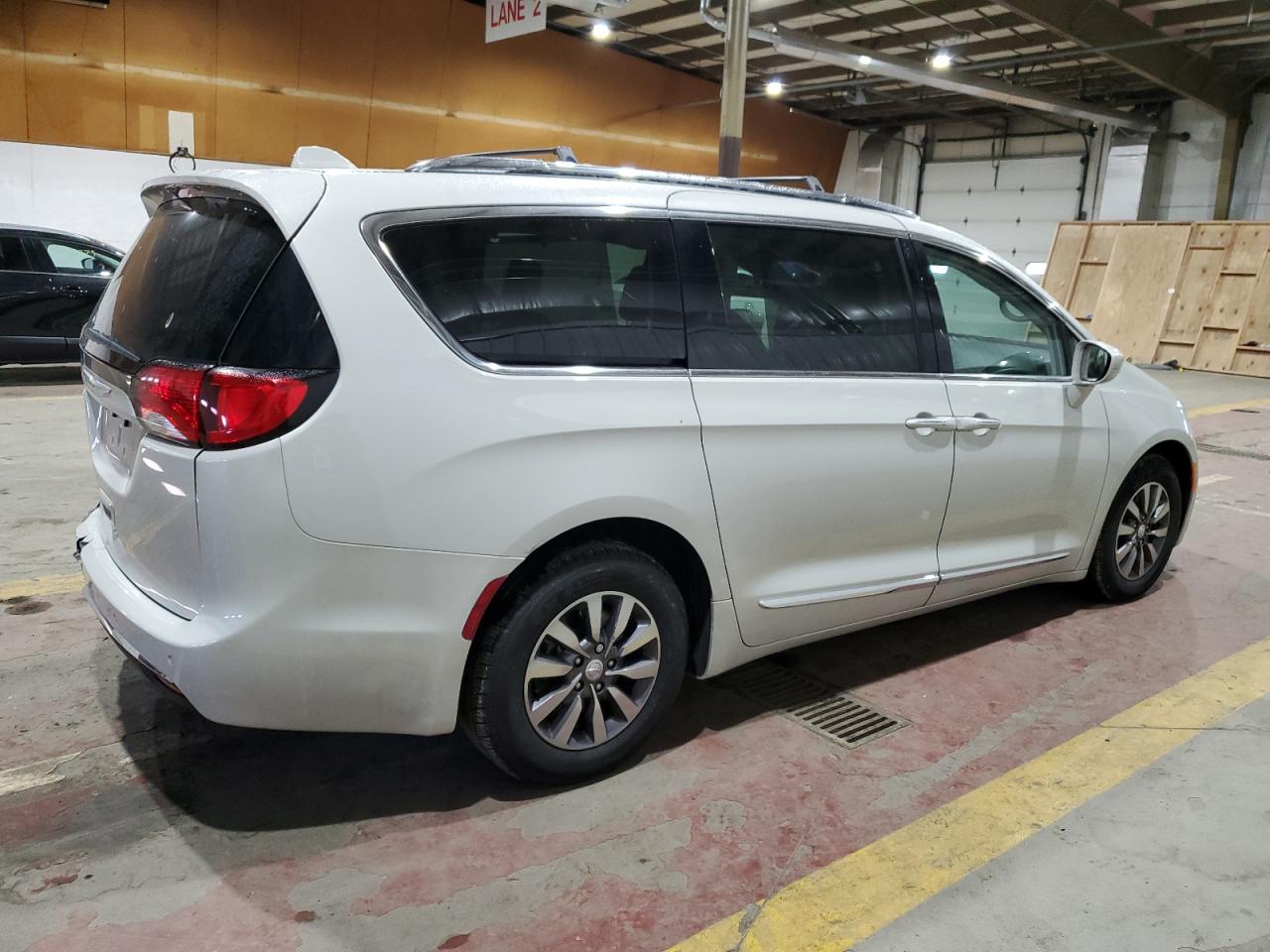 2019 Chrysler Pacifica - Image 3