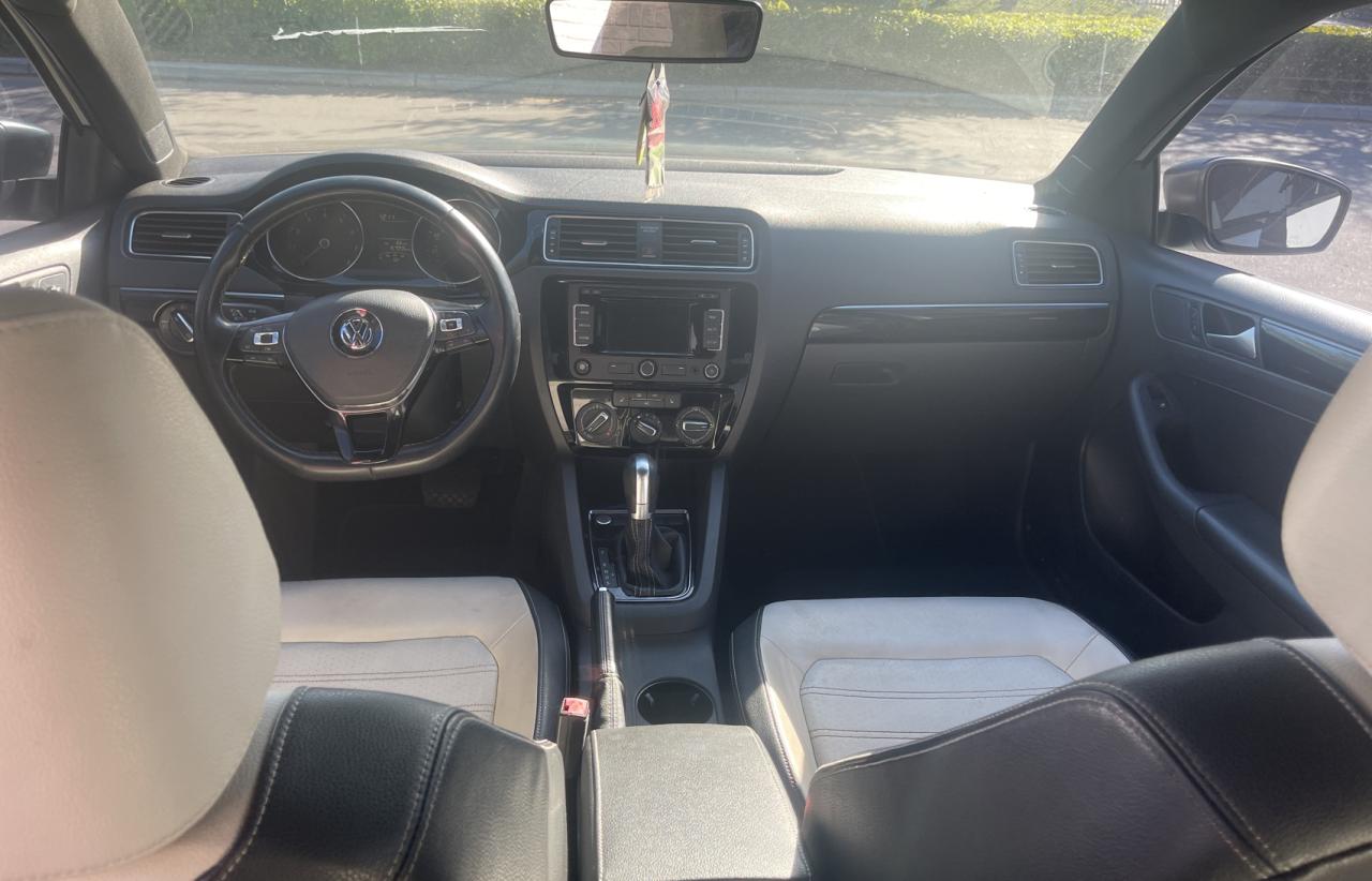 2015 Volkswagen Jetta - Image 9