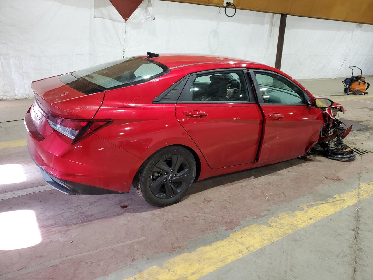 2022 Hyundai Elantra - Image 3