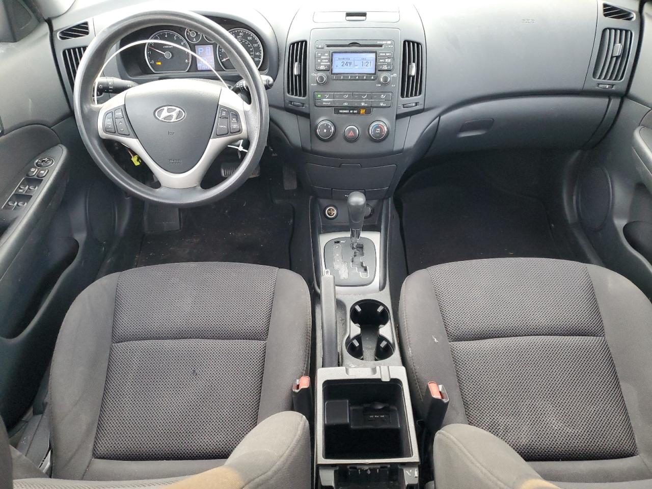 2011 Hyundai Elantra - Image 8