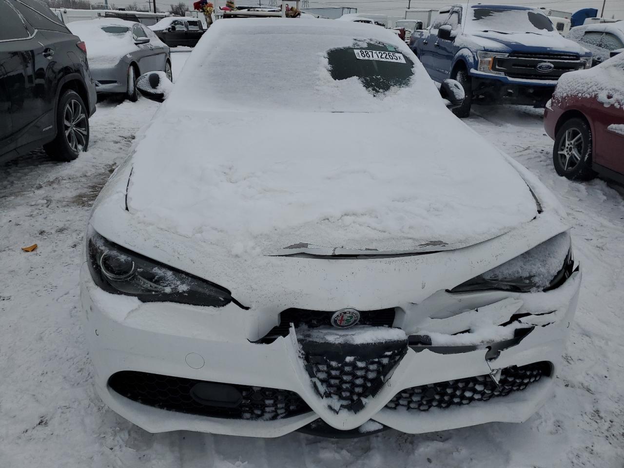 2022 Alfa Romeo Giulia - Image 5