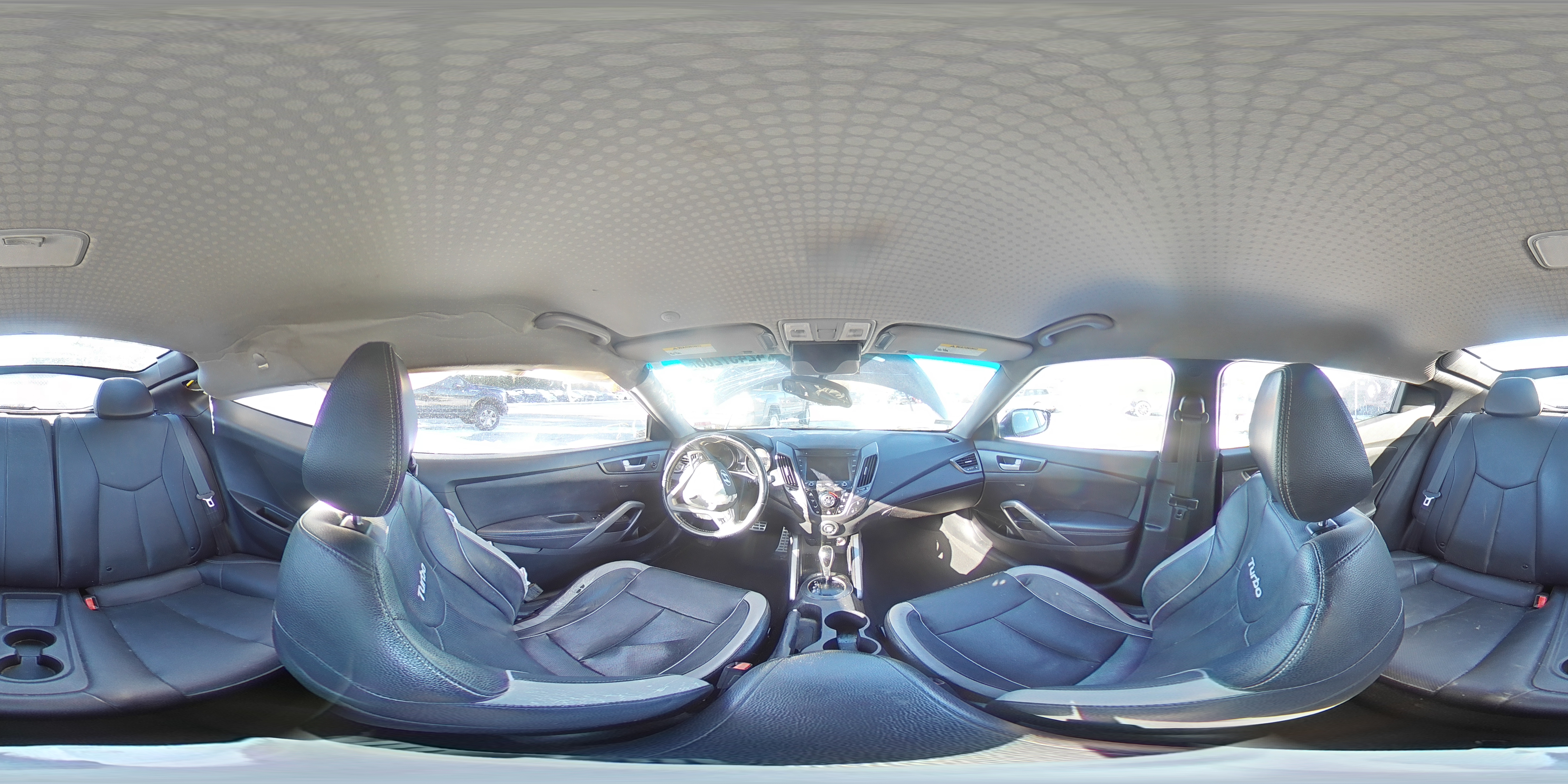 2015 Hyundai Veloster - Image 12
