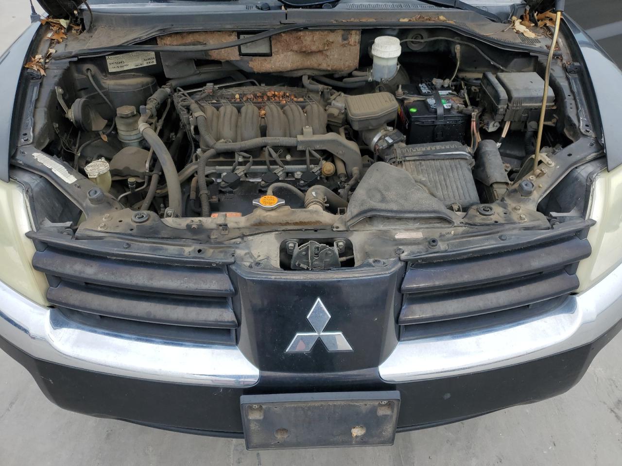2004 Mitsubishi Endeavor - Image 12