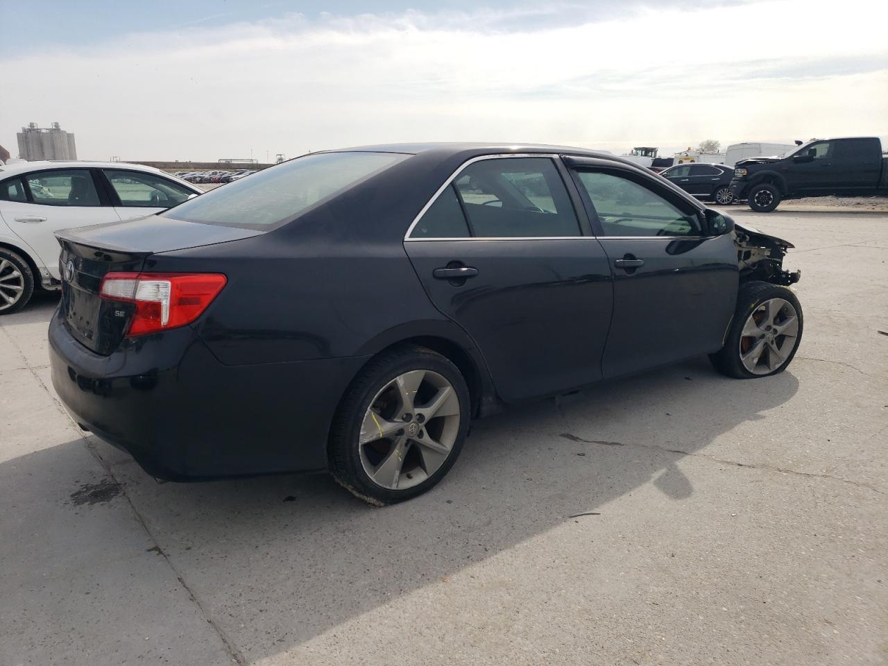2014 Toyota Camry - Image 3