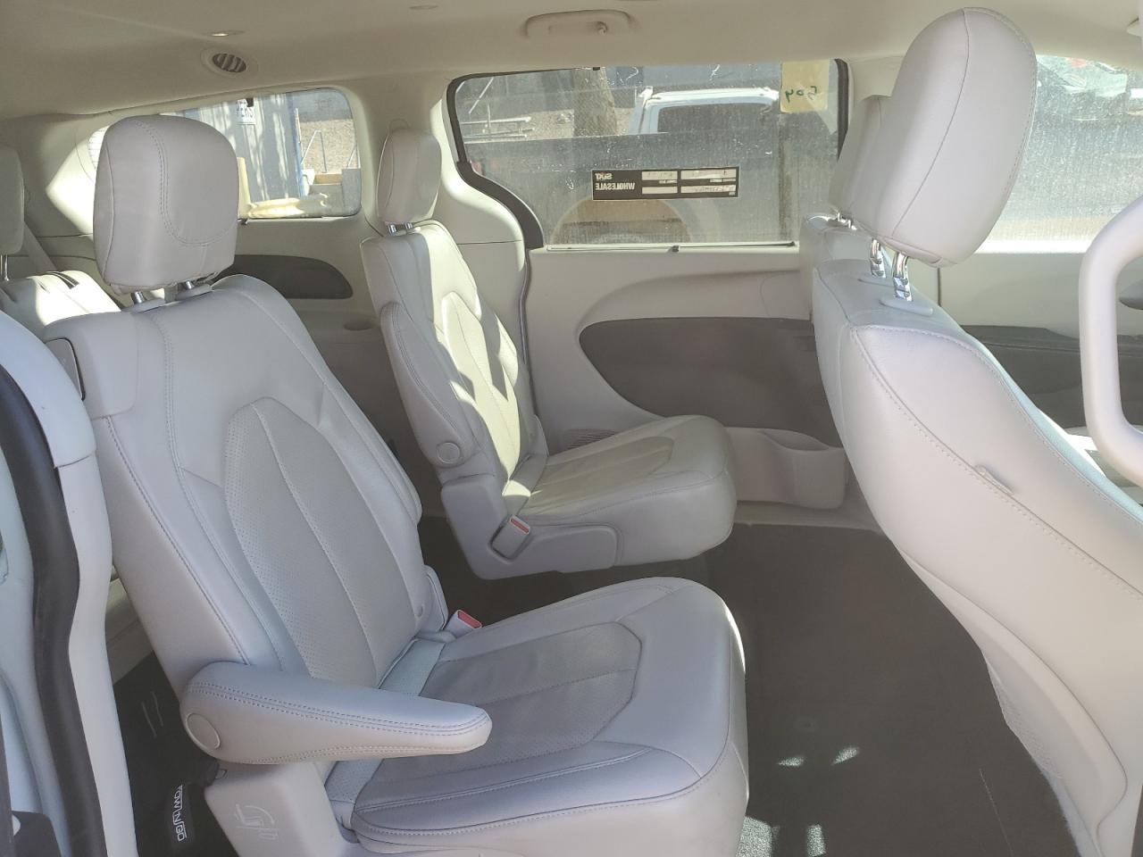 2021 Chrysler Pacifica - Image 11