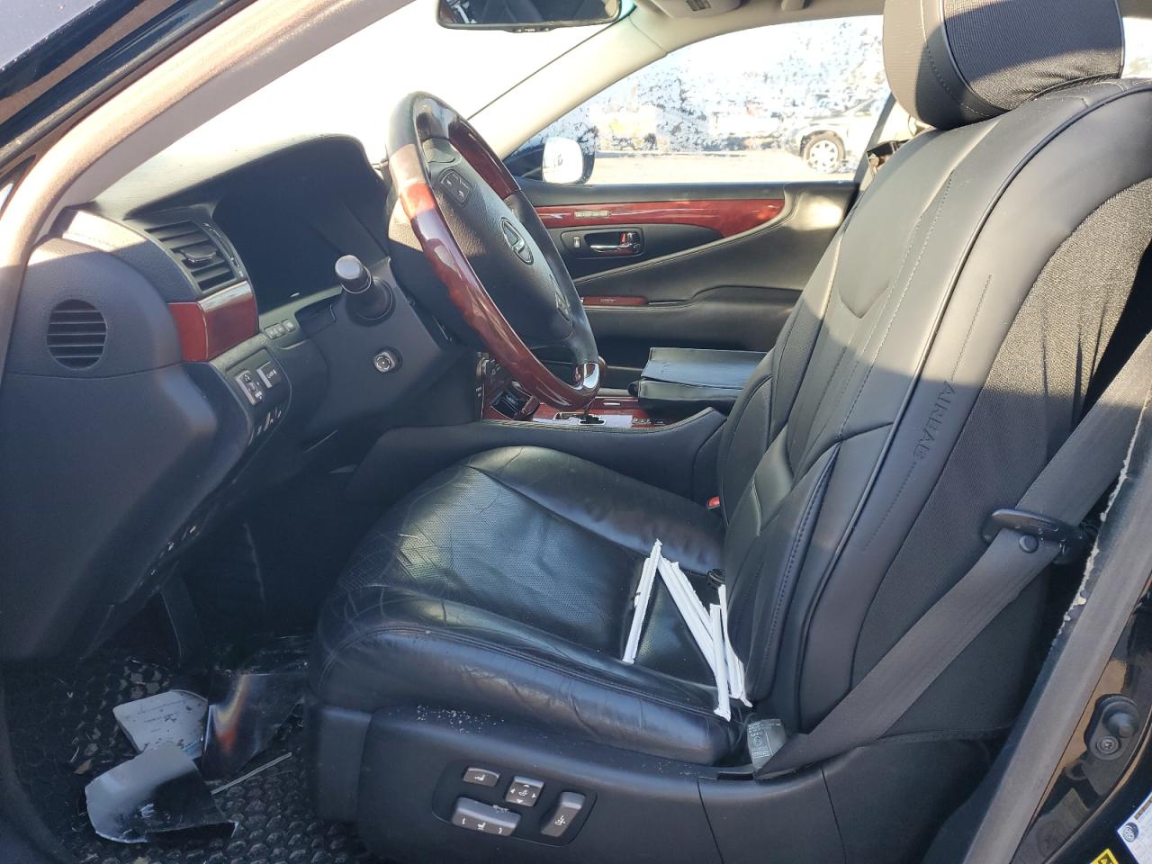 2009 Lexus LS - Image 7