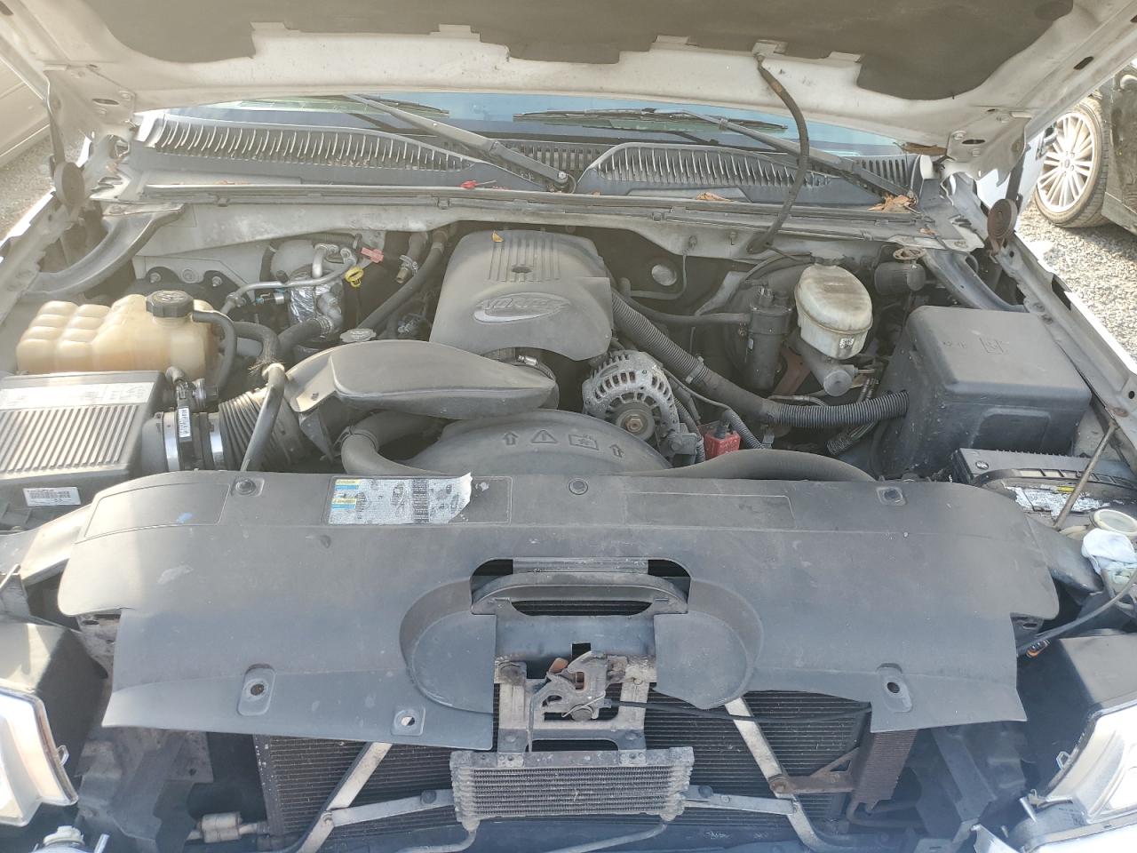 2003 Chevrolet Silverado - Image 11
