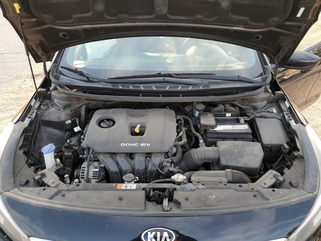 2017 Kia Forte - Image 12