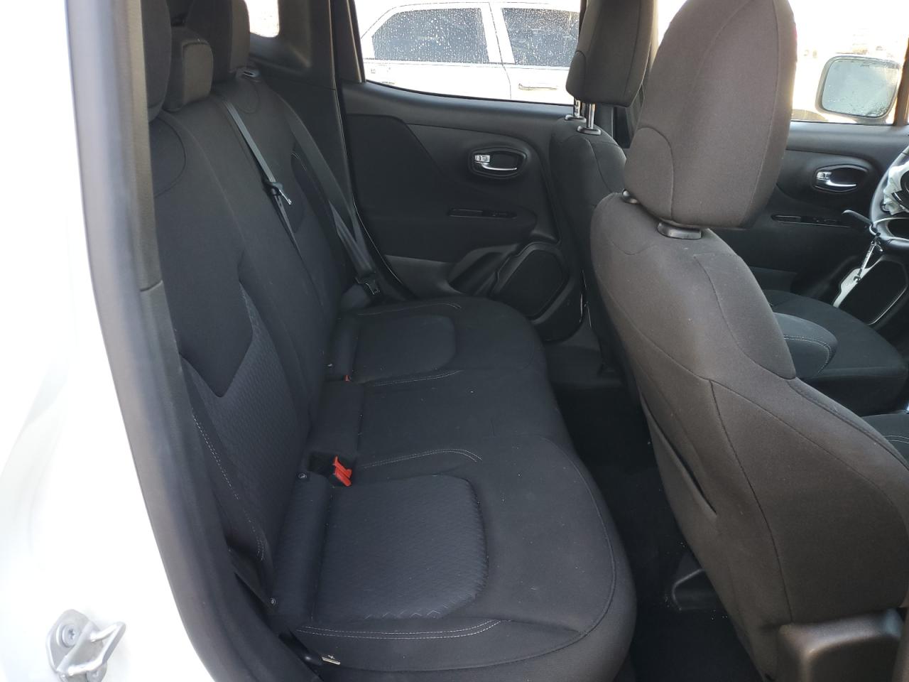 2021 Jeep Renegade - Image 11