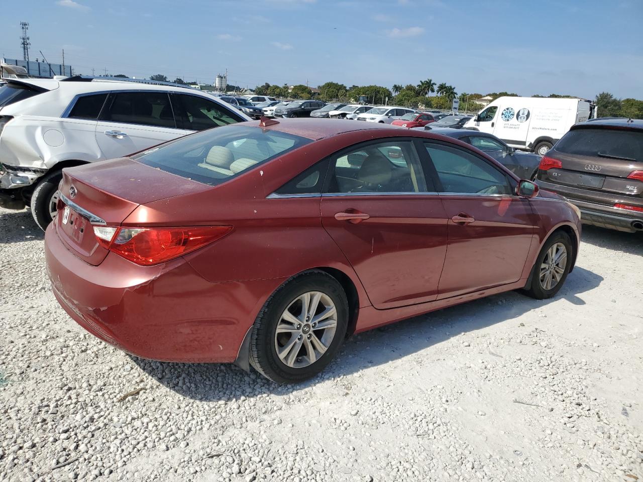 2012 Hyundai Sonata - Image 3
