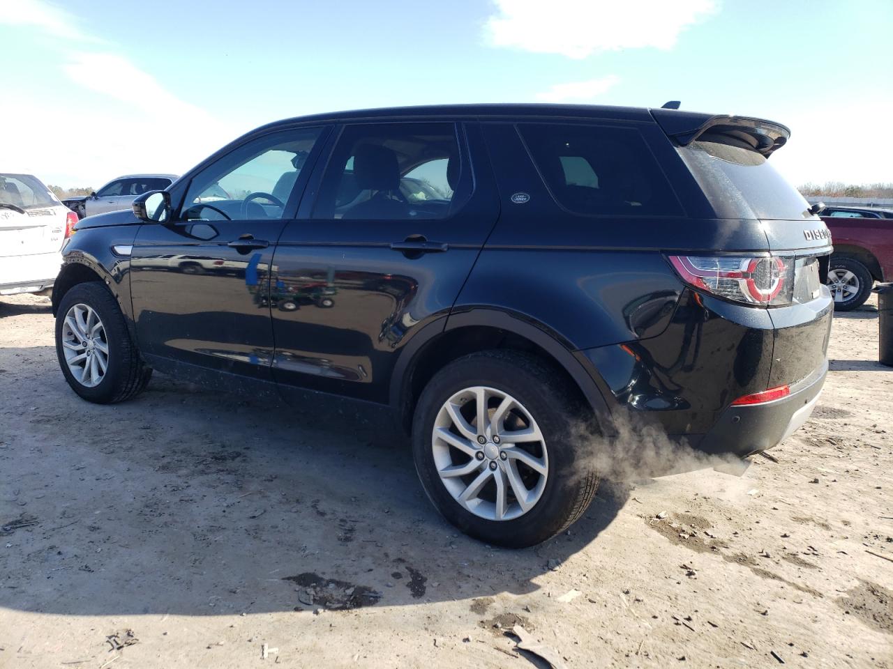 2016 Land Rover Discovery - Image 2