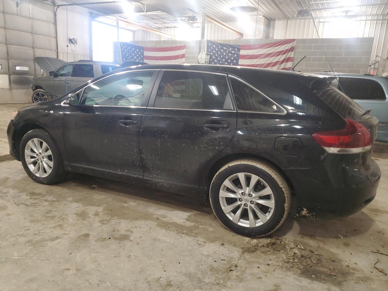 2014 Toyota Venza - Image 2