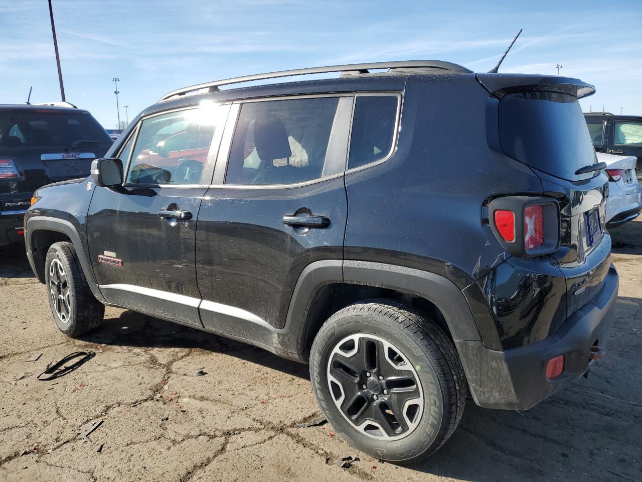 2016 Jeep Renegade - Image 2