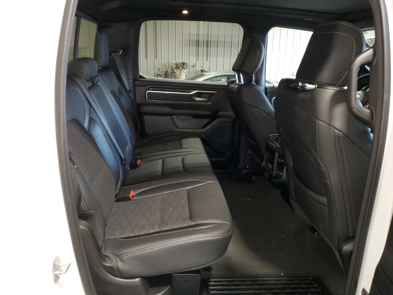 2022 RAM 1500 - Image 10