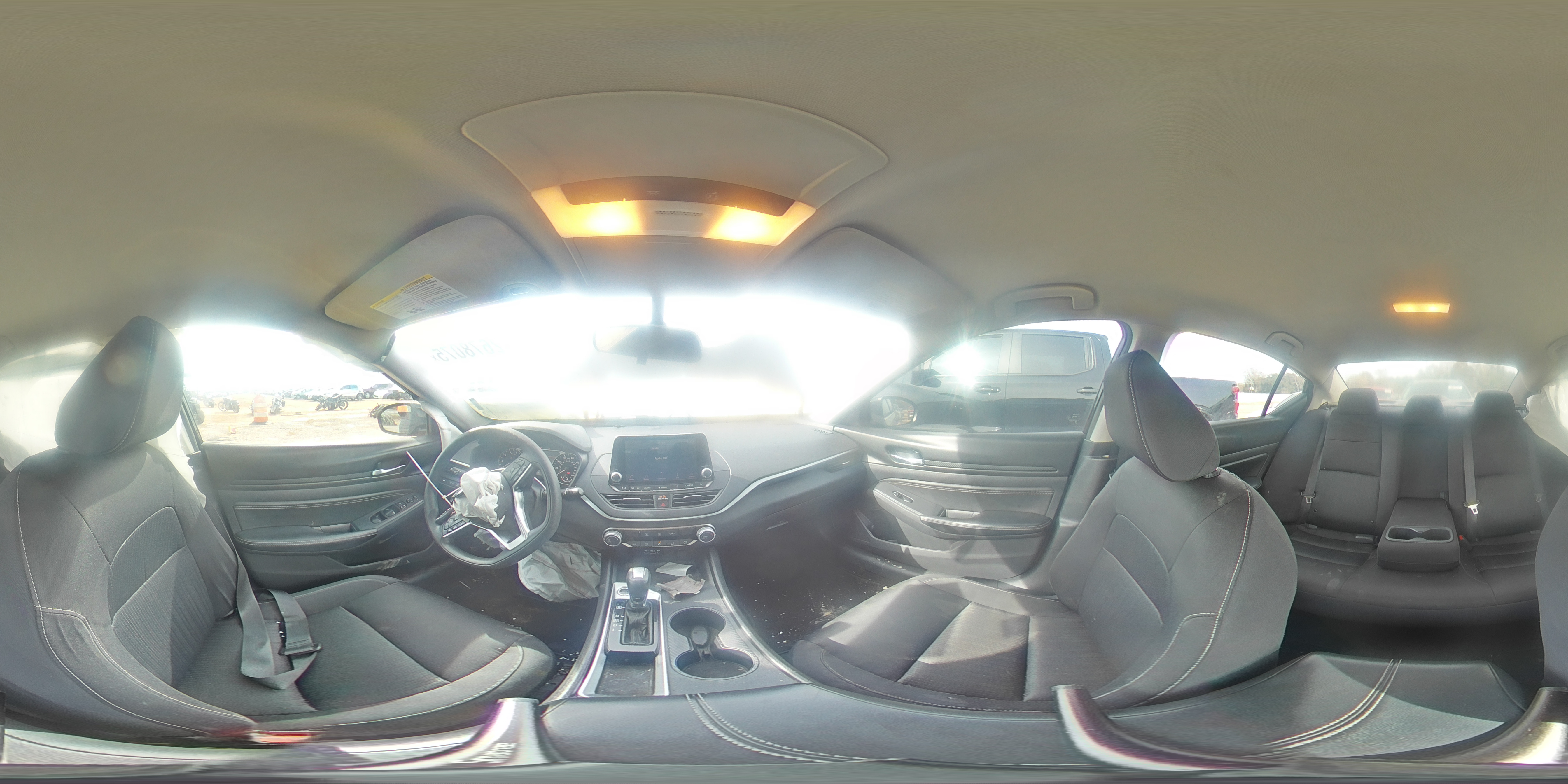 2020 Nissan Altima - Image 13
