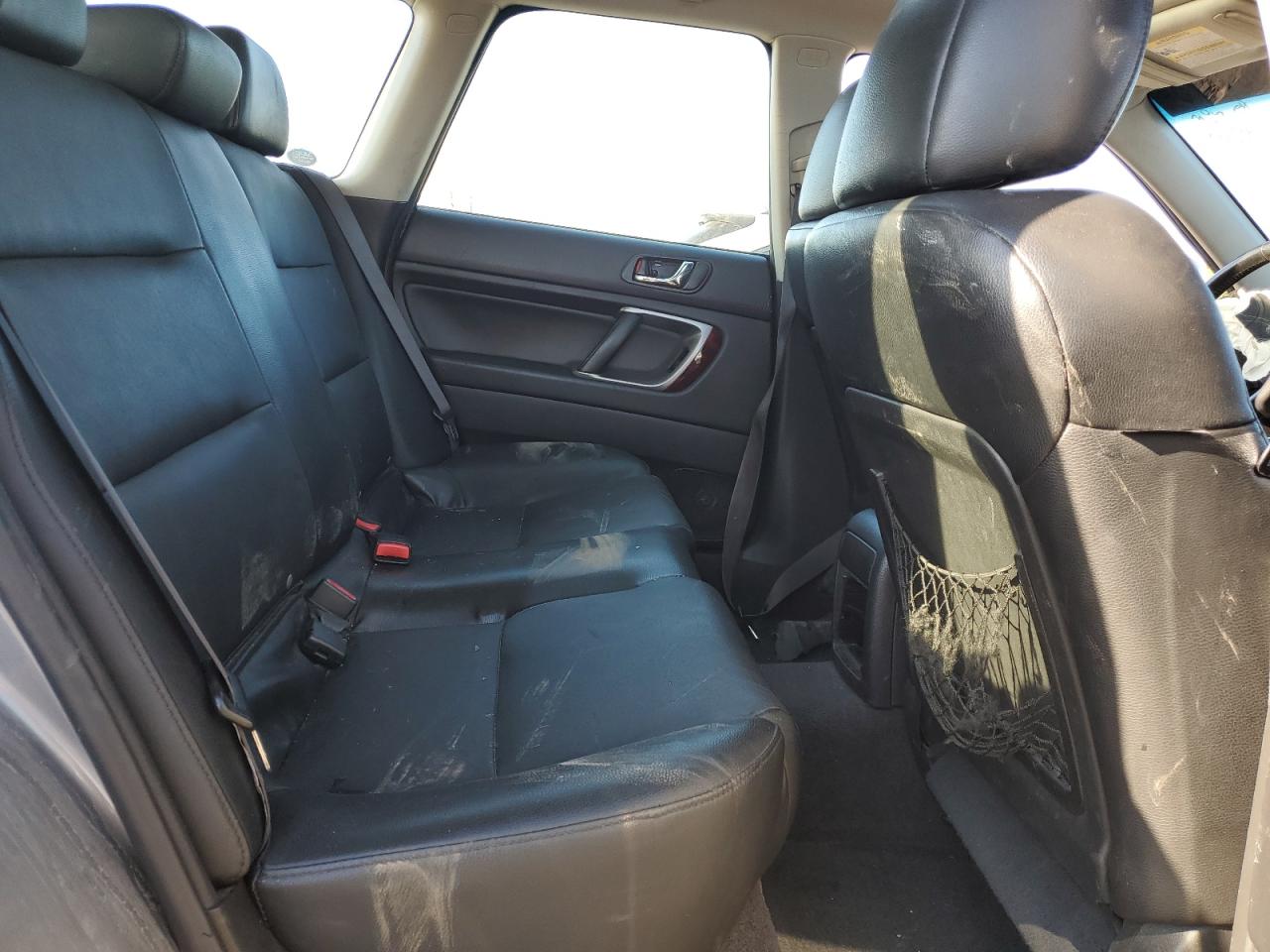 2008 Subaru Outback - Image 12