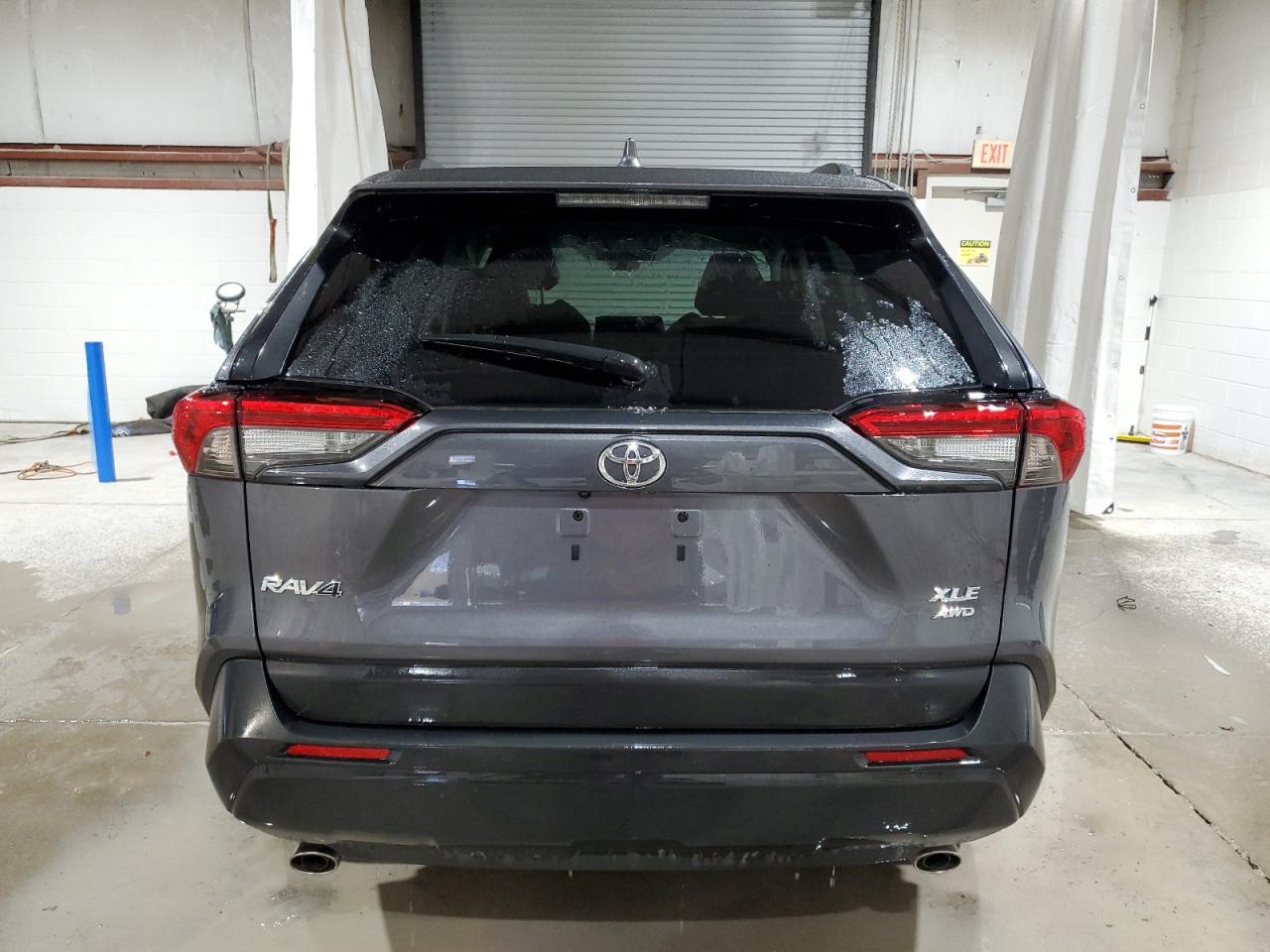2022 Toyota RAV 4 - Image 6