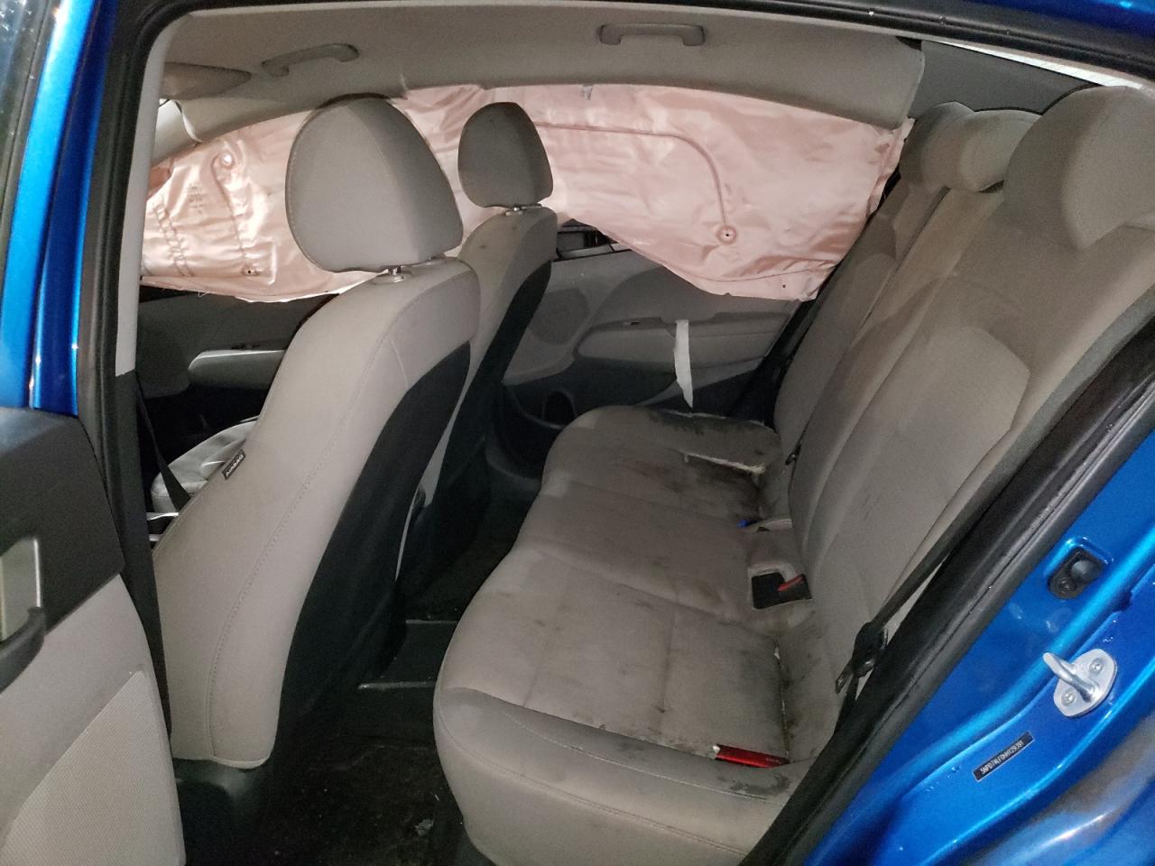 2017 Hyundai Elantra - Image 10