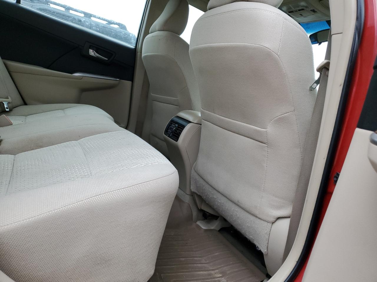 2014 Toyota Camry - Image 10