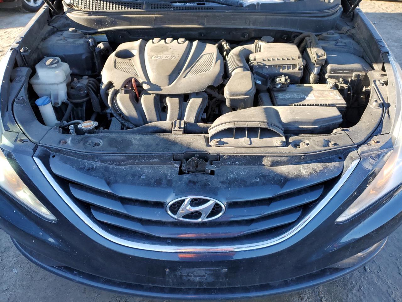 2012 Hyundai Sonata - Image 11