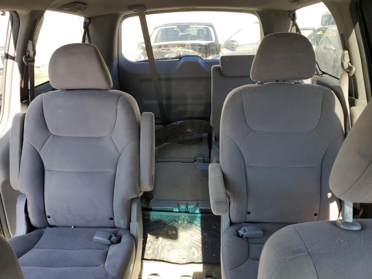 2010 Honda Odyssey - Image 10