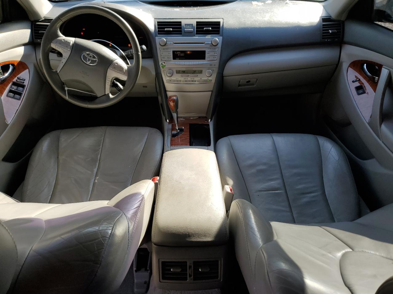 2010 Toyota Camry - Image 8