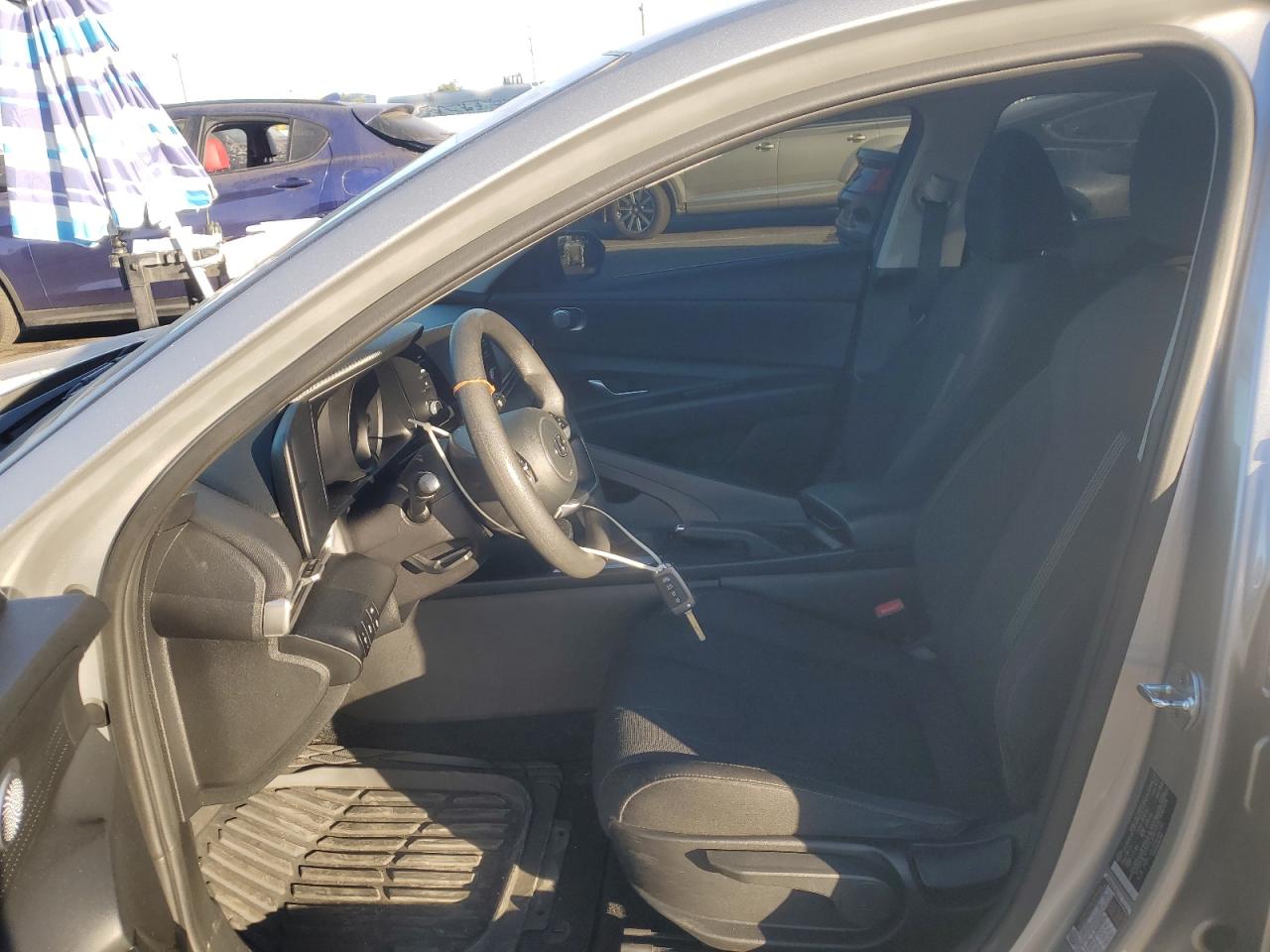 2022 Hyundai Elantra - Image 7