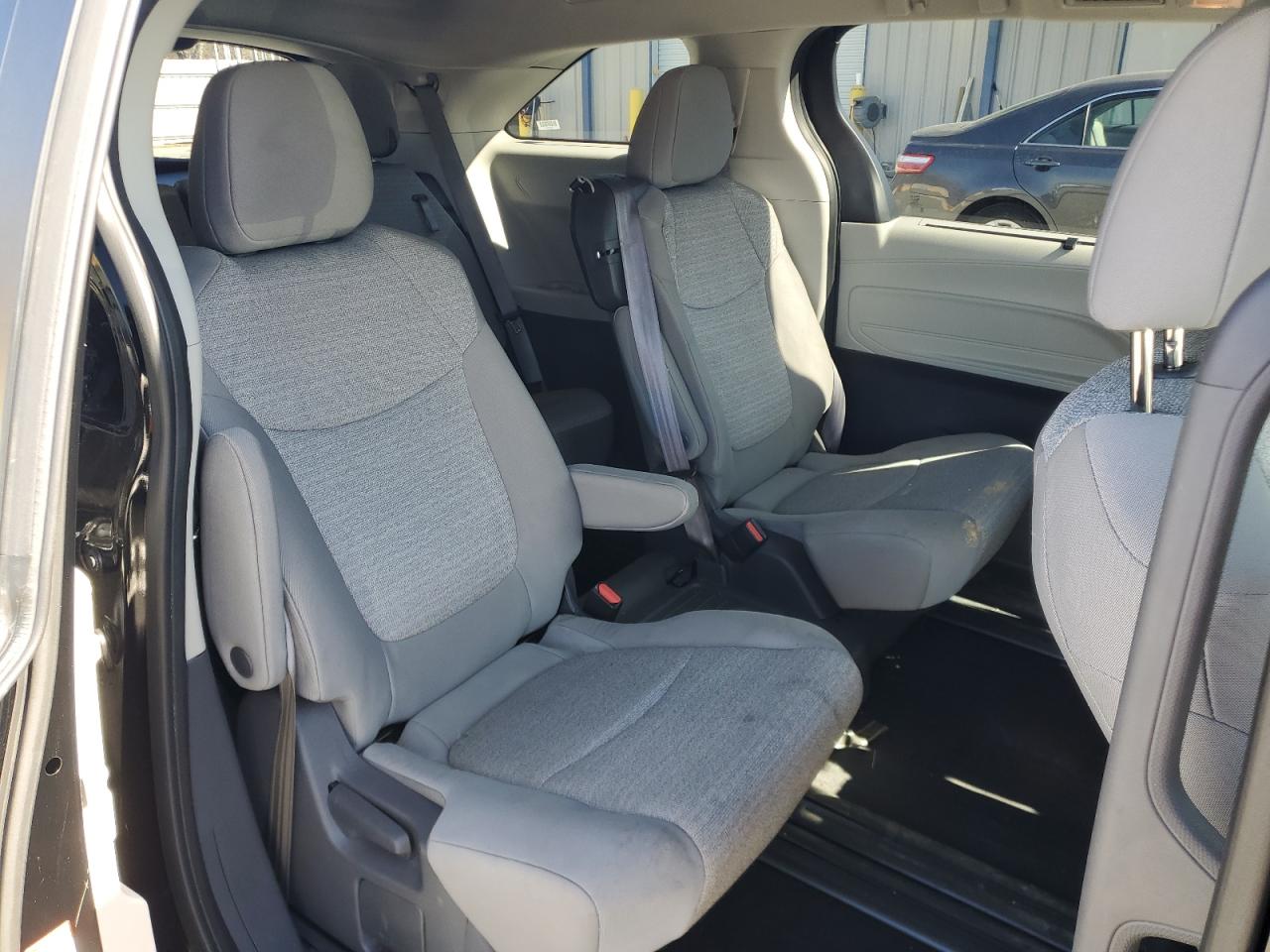2021 Toyota Sienna - Image 11