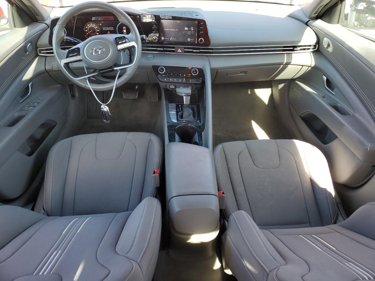 2021 Hyundai Elantra - Image 8