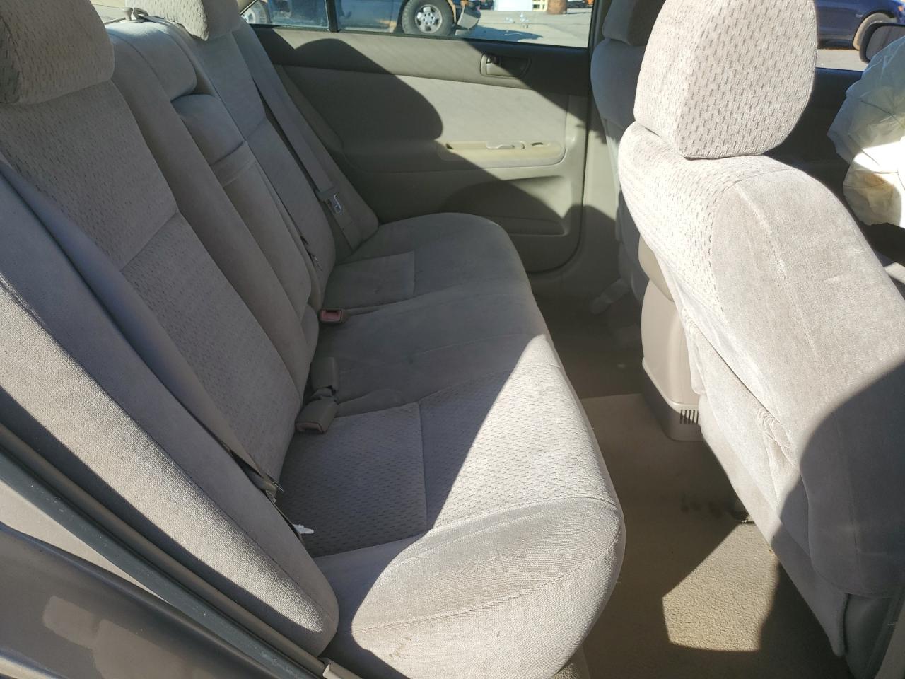 2004 Toyota Camry - Image 10