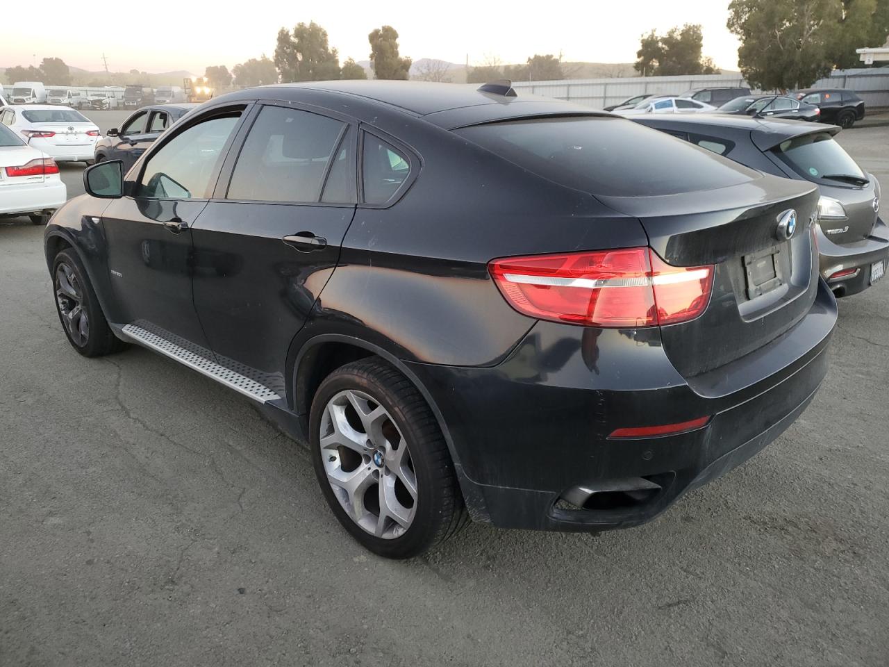 VIN 5UXFG8C54DL592338 2013 BMW X6 no.2