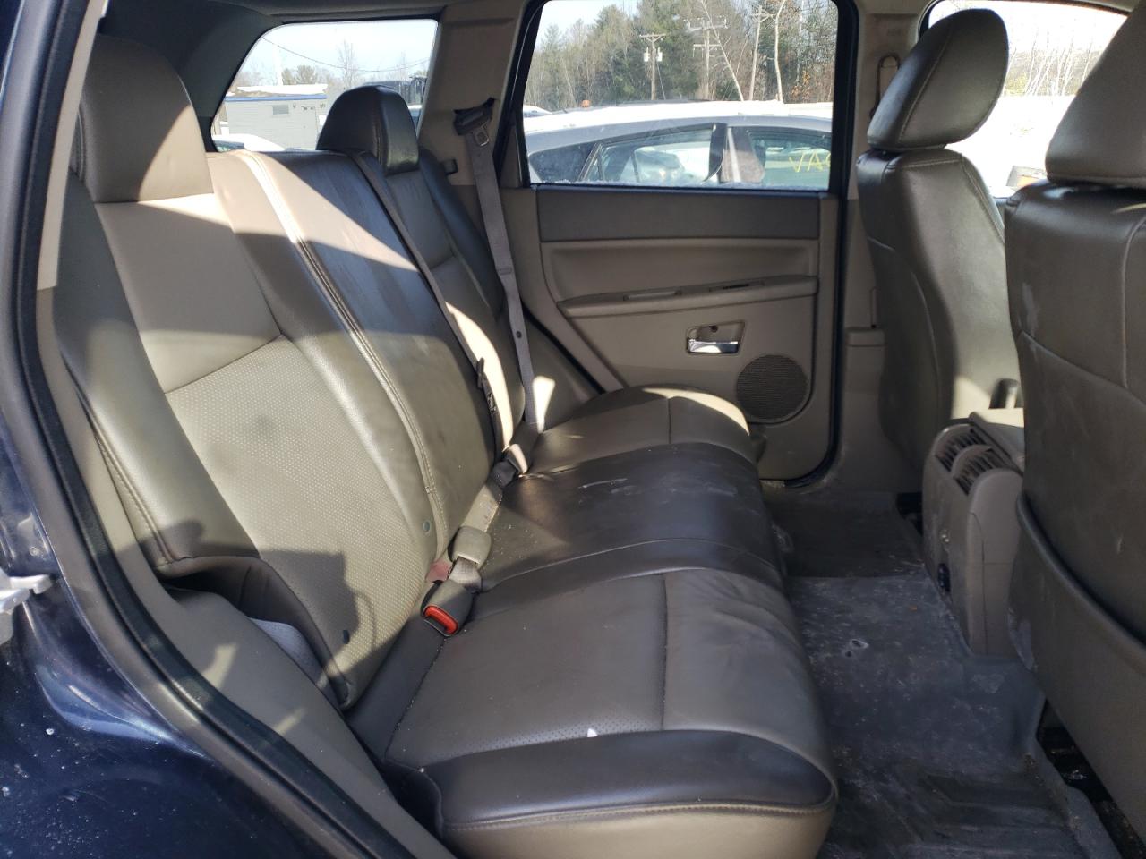 2009 Jeep Grand Cherokee - Image 11
